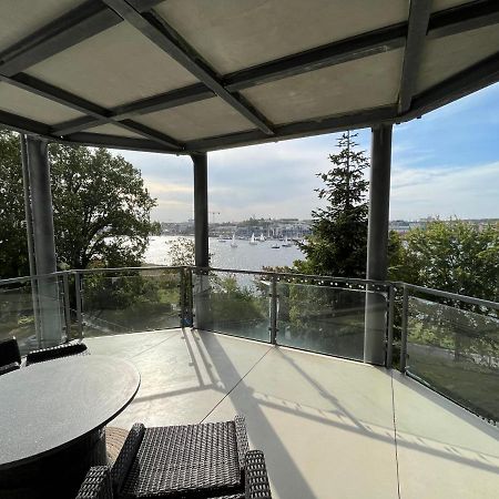 Traumwohnung Mit Stadthafen-Panorama! Zwei Schlafzimmer, Parkplatz Rostock Kültér fotó